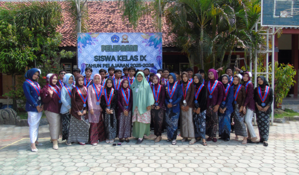 Pelepasan Siswa Kelas IX - SMPN 4 Brebes
